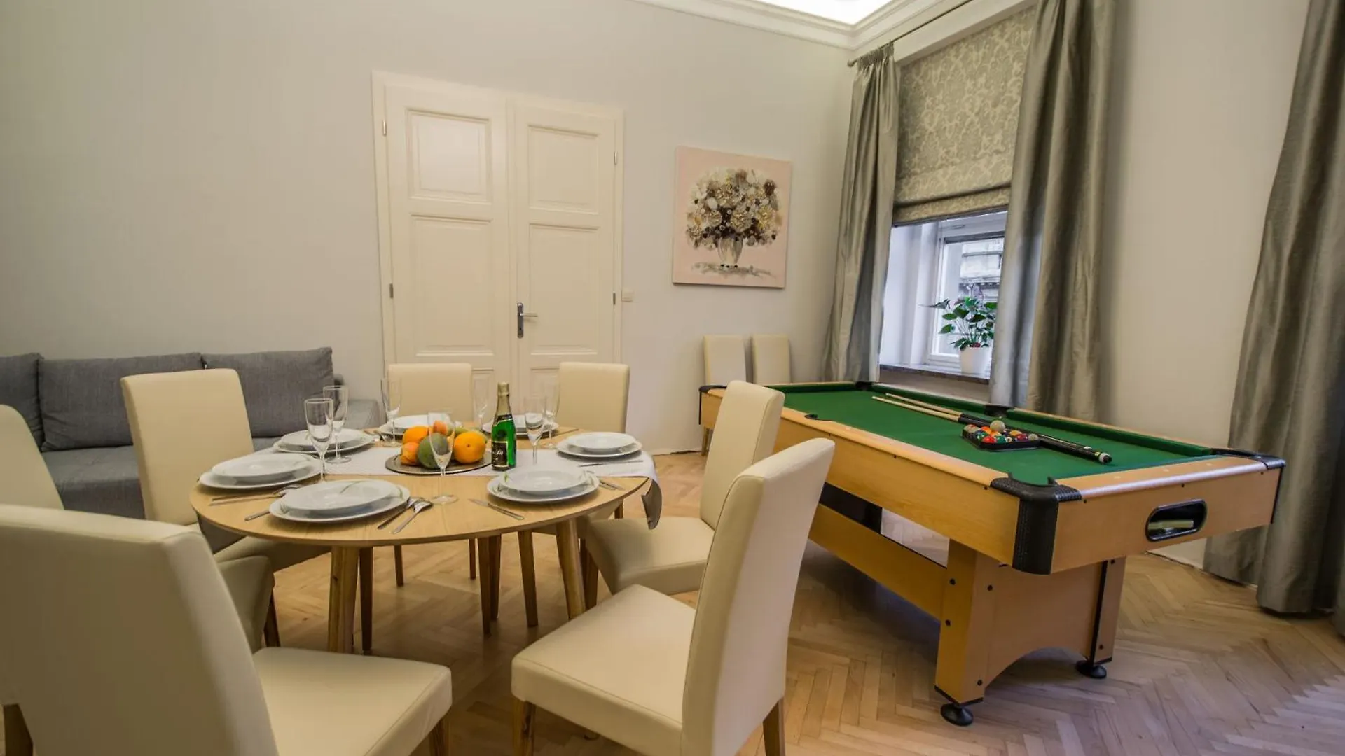 Royal Apartment With Sauna And Billiards Prague