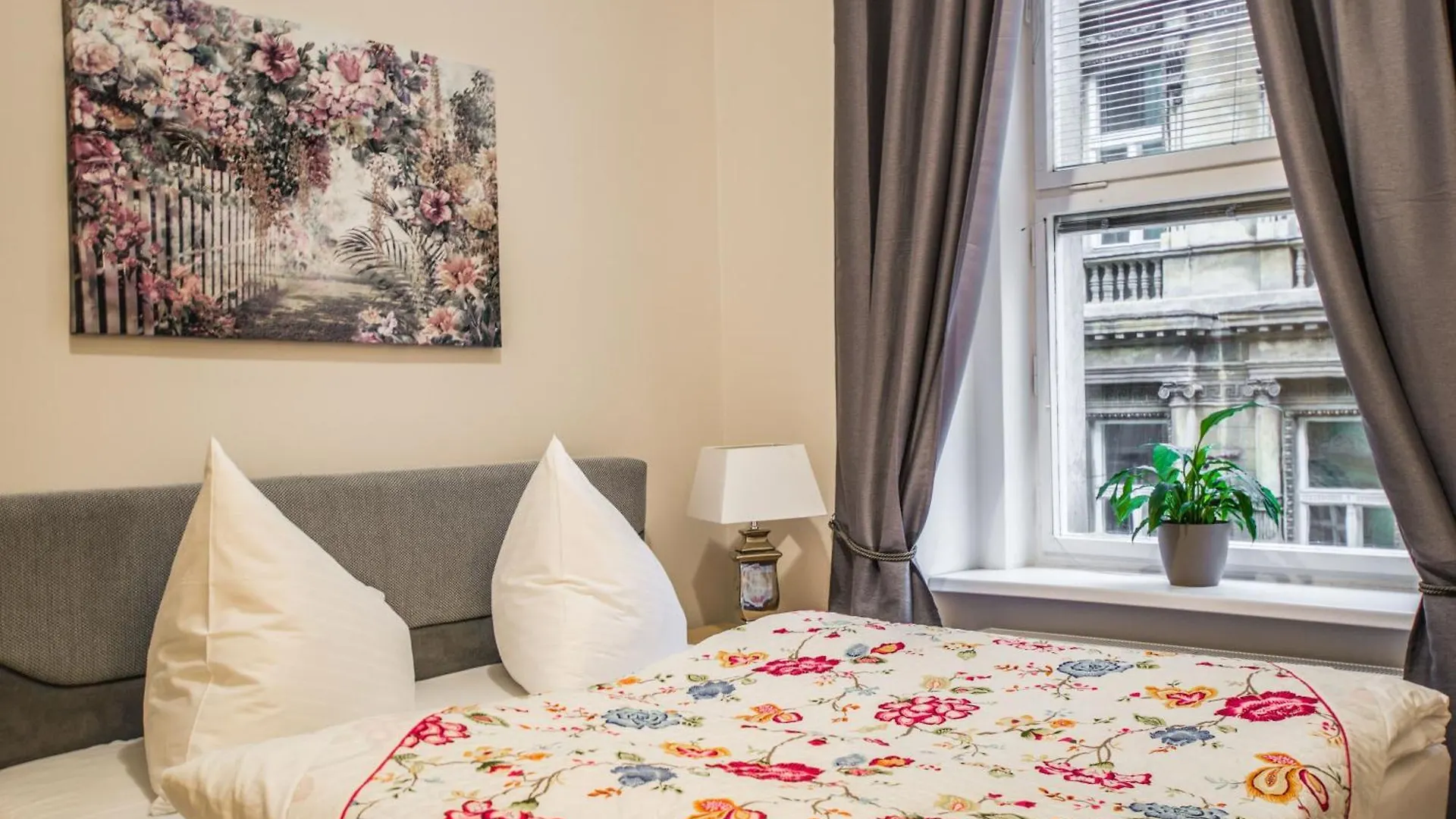 Royal Apartment With Sauna And Billiards Prague