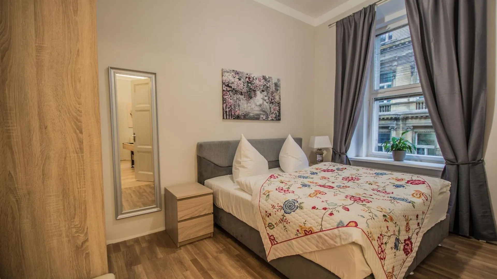 Royal Apartment With Sauna And Billiards Prague