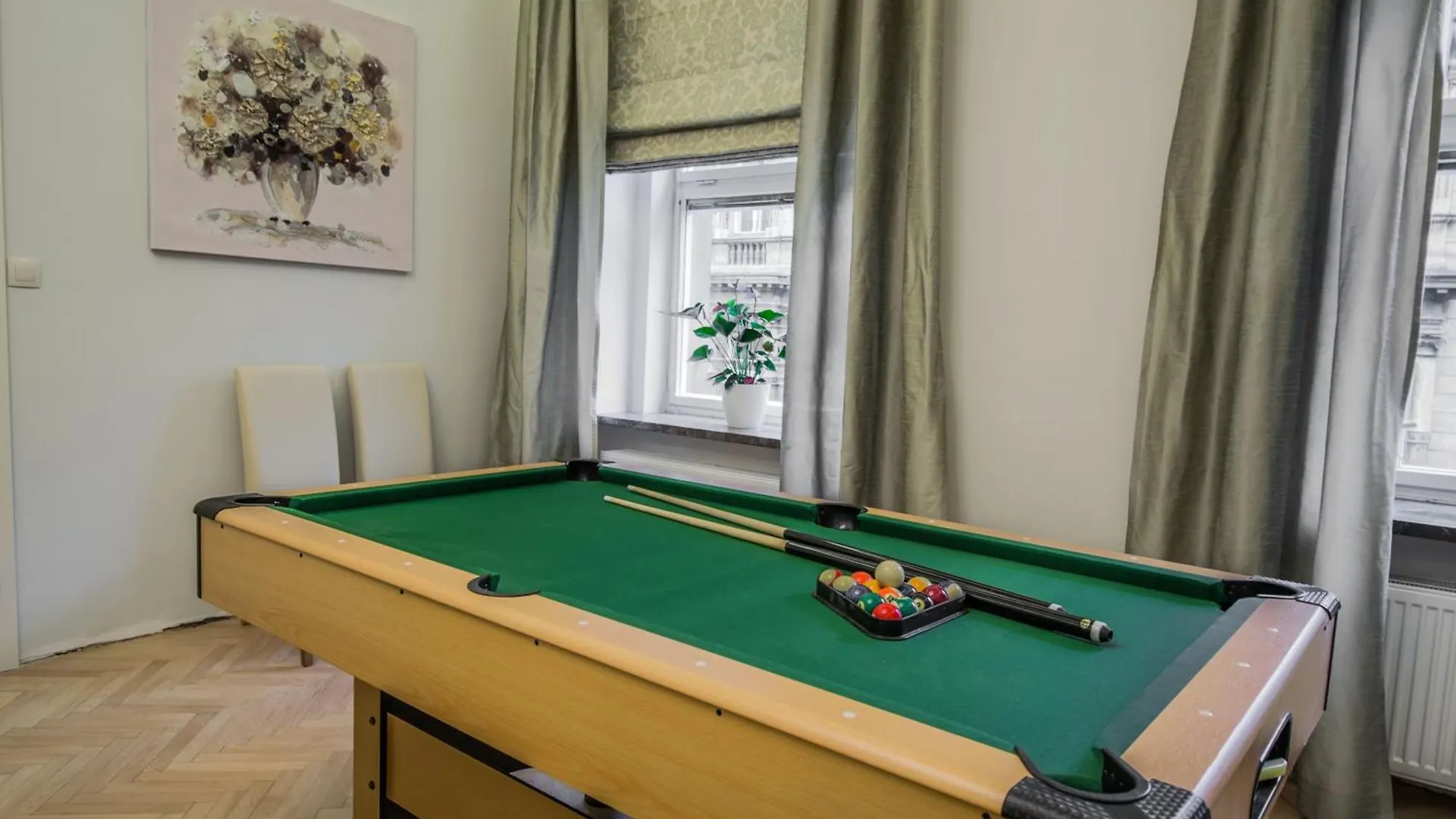 Royal Apartment With Sauna And Billiards Prague