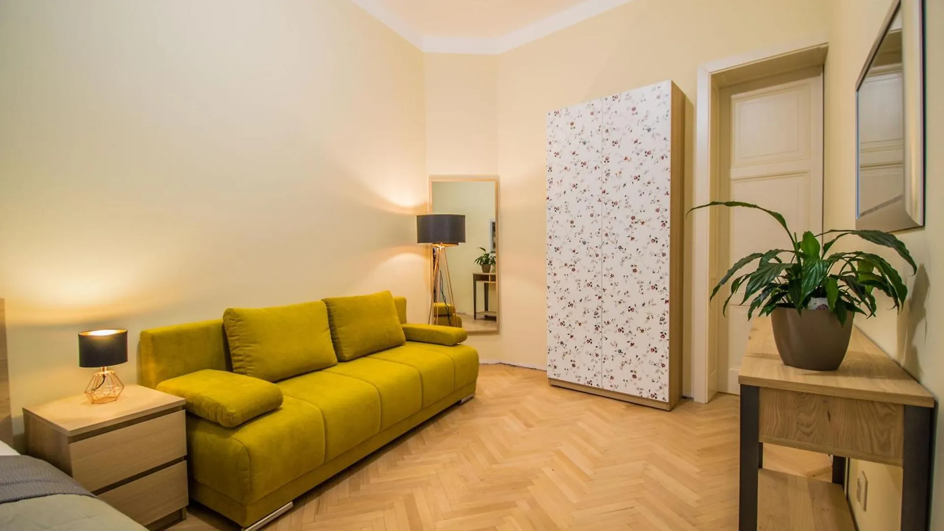 Royal Apartment With Sauna And Billiards Prague