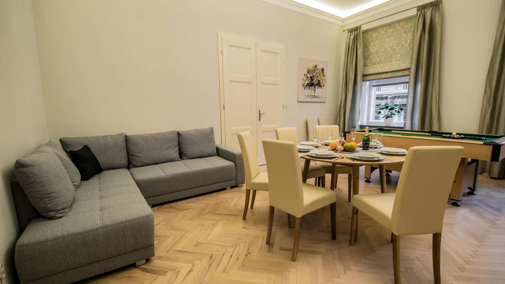 Royal Apartment With Sauna And Billiards Prague